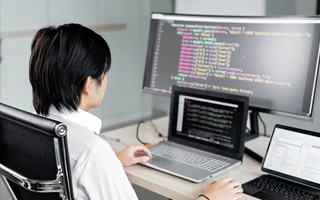 邵阳 ,php声明和调用变量的符号是什么？